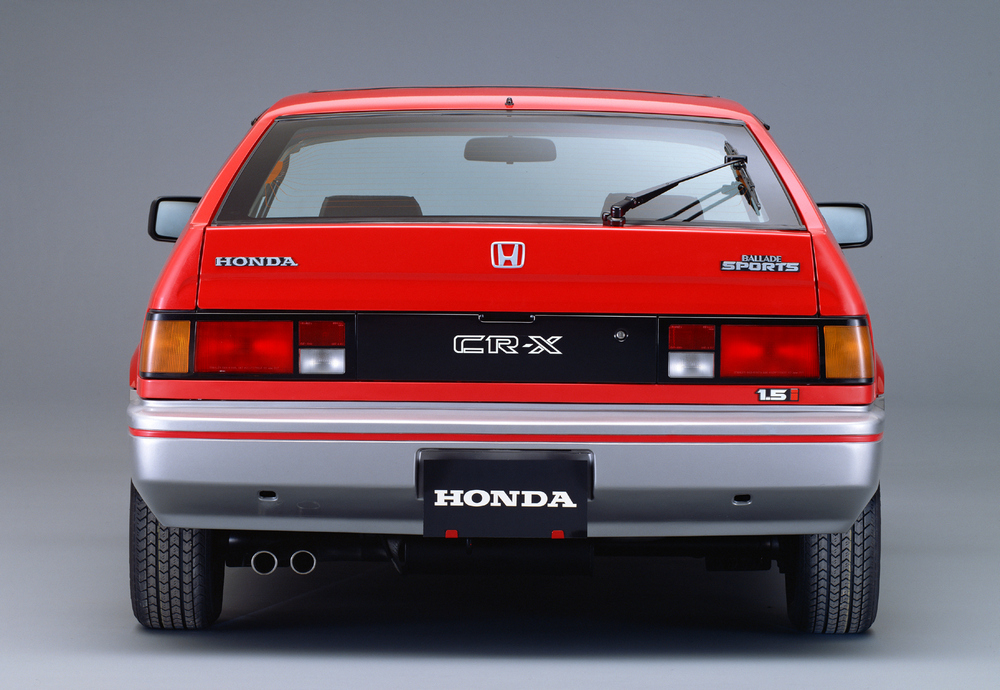 l'arrière d'une Honda Ballade Sports CR-X 1.5i Japan 1983–1985 rouge et grise