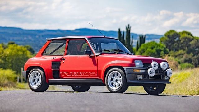 une Renault 5 Turbo 2 1985 série (8221) préparée Cévennes