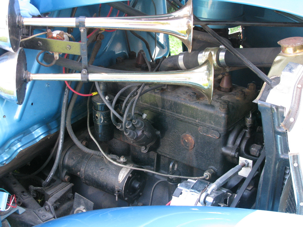 le moteur d'une Willys 77