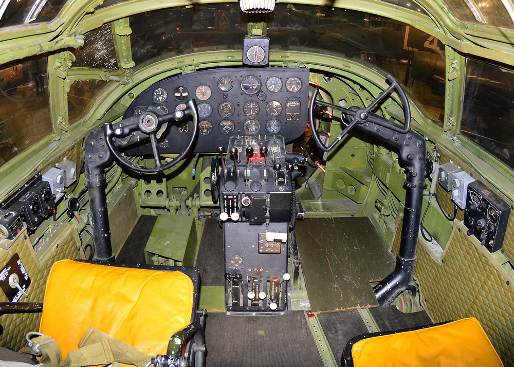 une vue d'ensemble du cockpit d'un Martin B-26G Marauder
