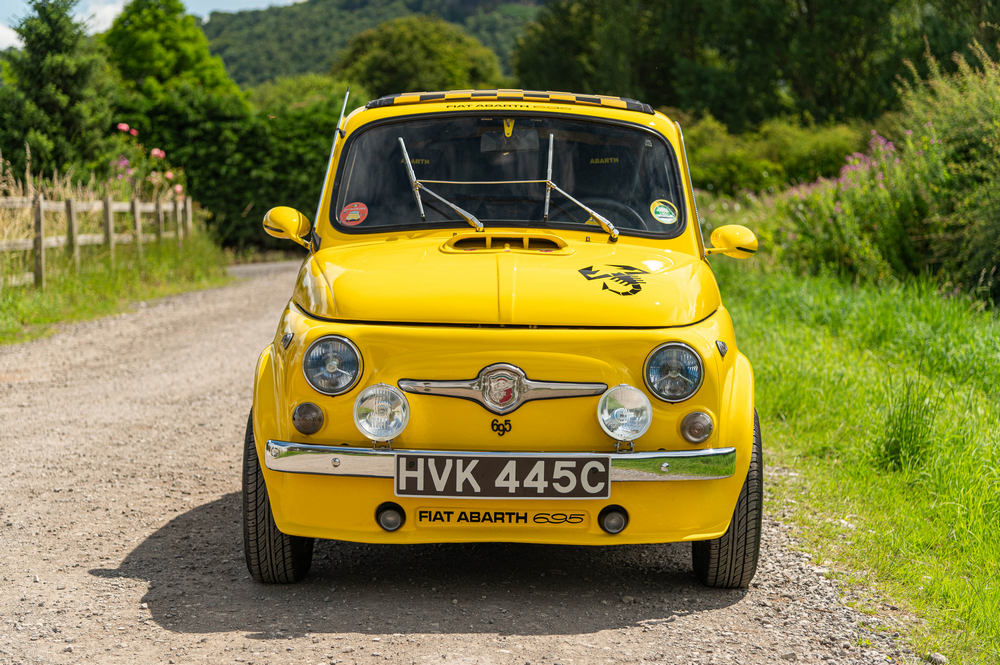 une Fiat Abarth 695 Evocation 1965 vue de face