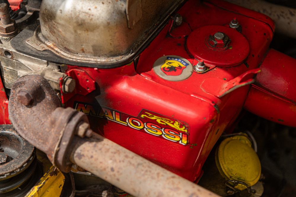 détails du moteur d'une Fiat Abarth 695 Evocation 1965