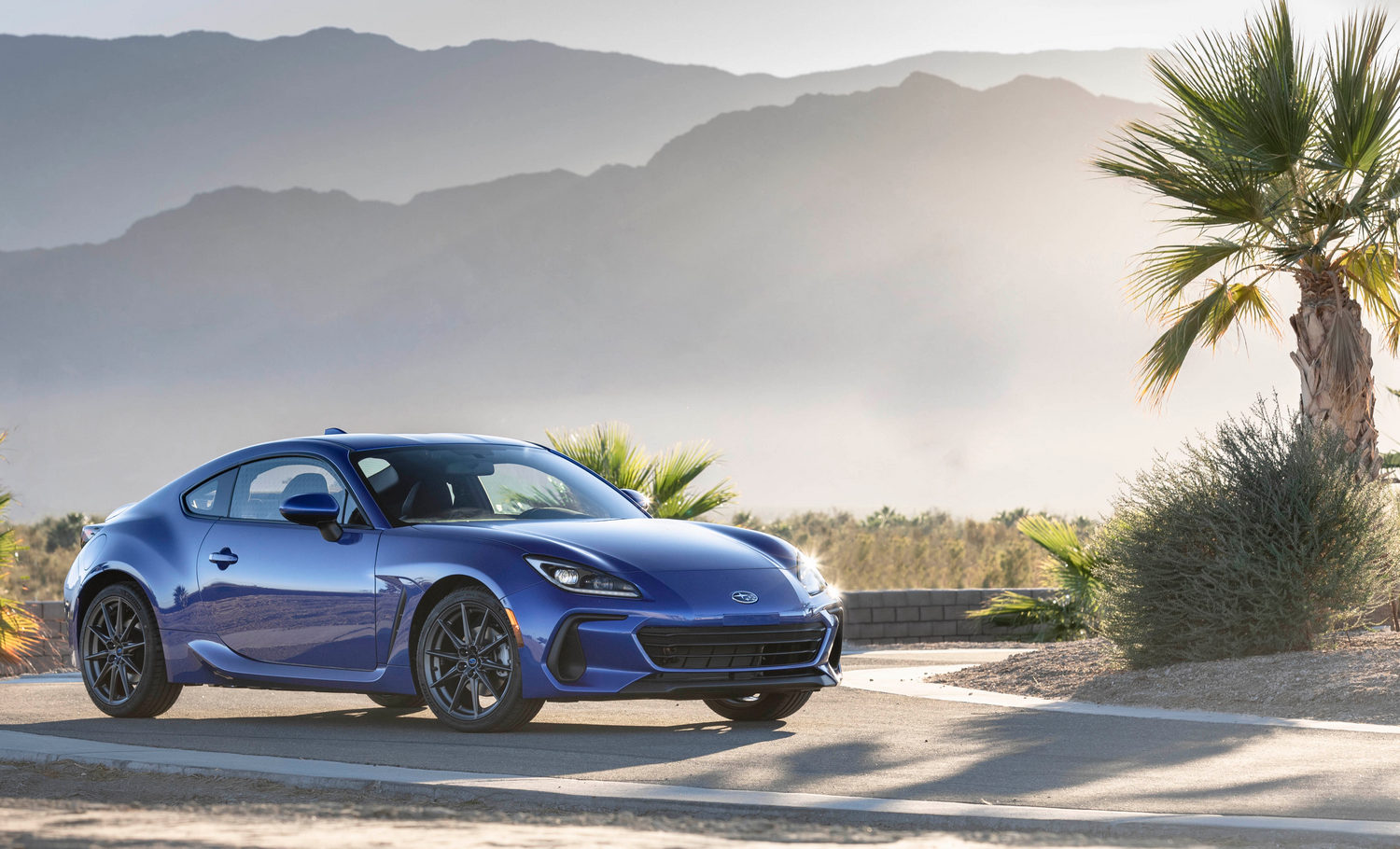 Subaru BRZ North America 2022, couleur bleue, vue de 3/4 avant