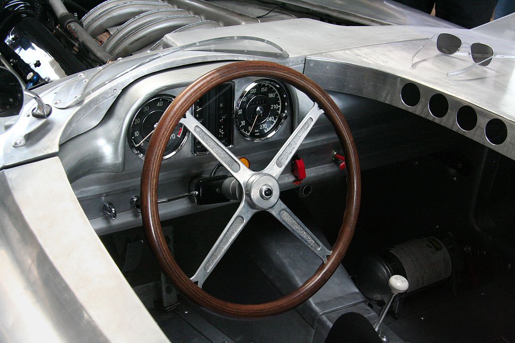 le tableau de bord de la 300 SLS