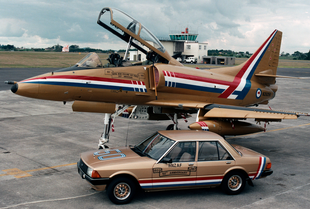 une Ford Falcon « RNZAF 50th Anniversary » NZ-spec (XD)