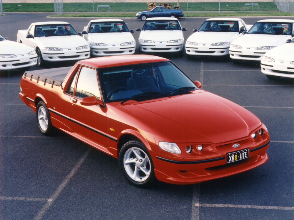 une Ford Falcon XR8 Ute AU-spec (EL) 1996–1998