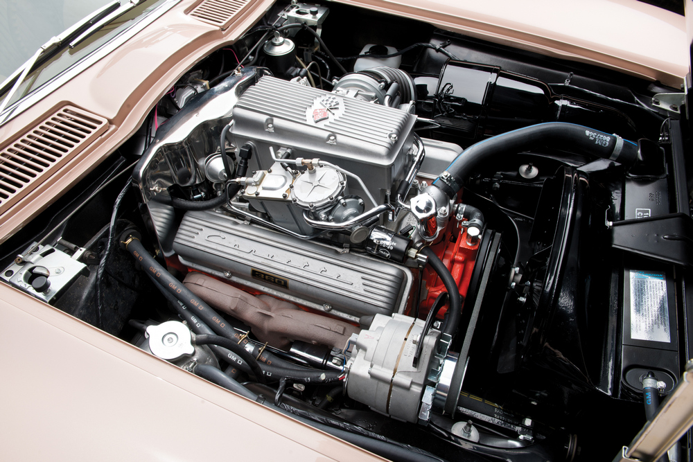 le moteur de la Chevrolet Corvette Sting Ray L84 (C2) de 1963