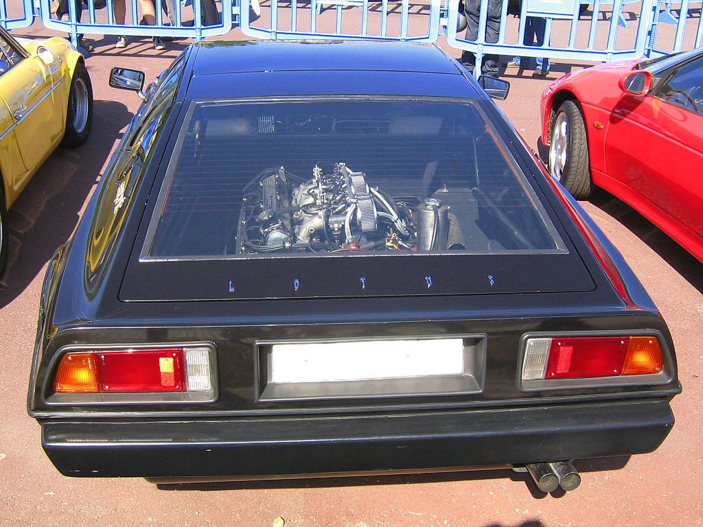 la S1 Esprit utilisait les feux arrière de la Fiat X1/9