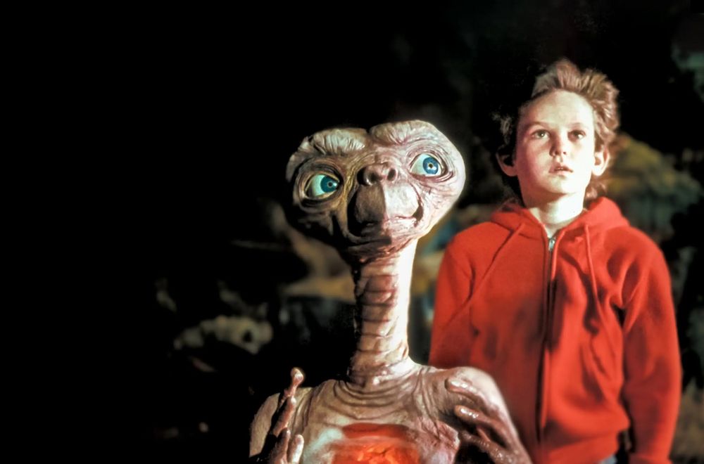 E.T. et Elliott