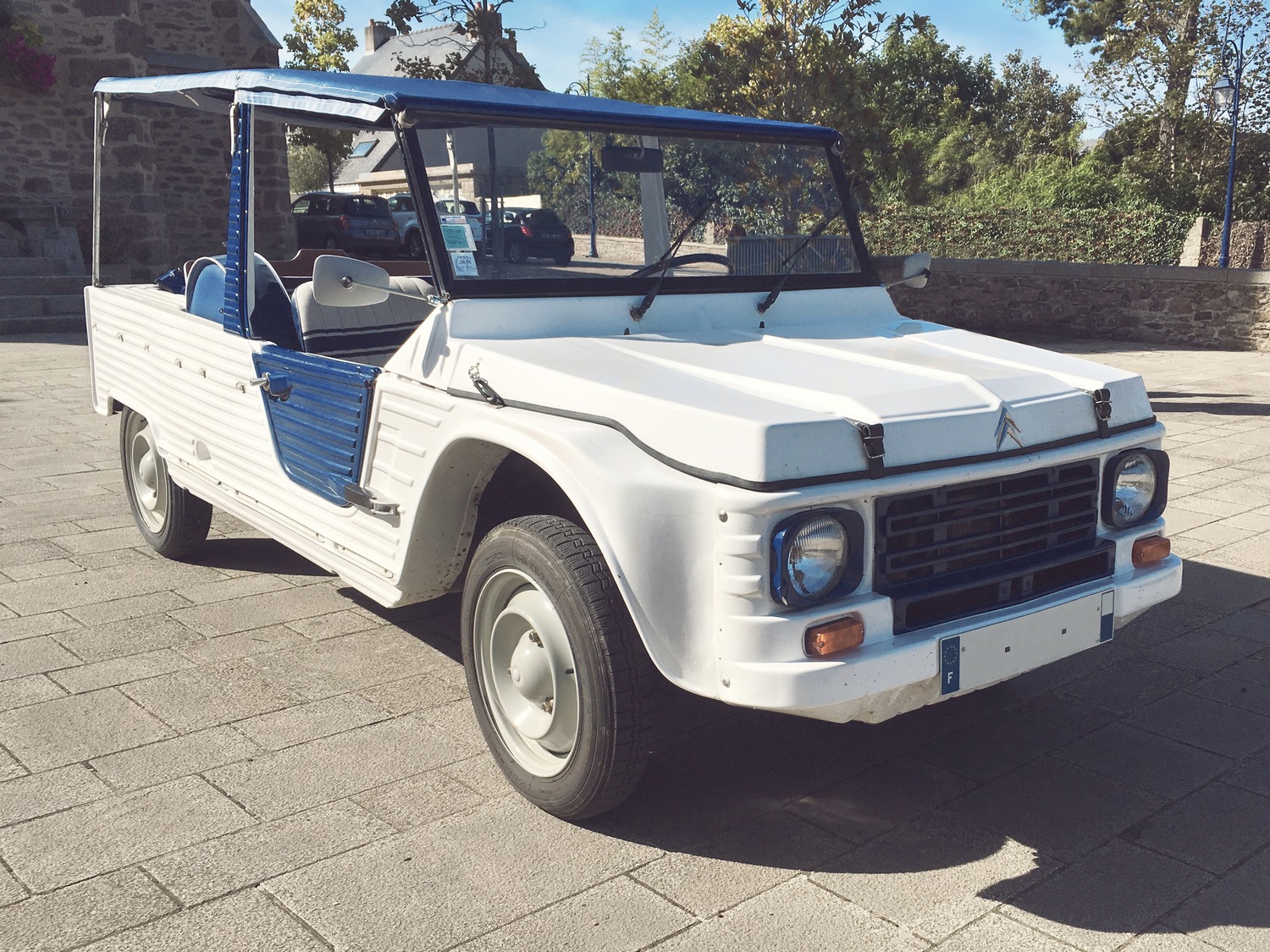 Citroën Méhari Blanc et bleu (Azur)