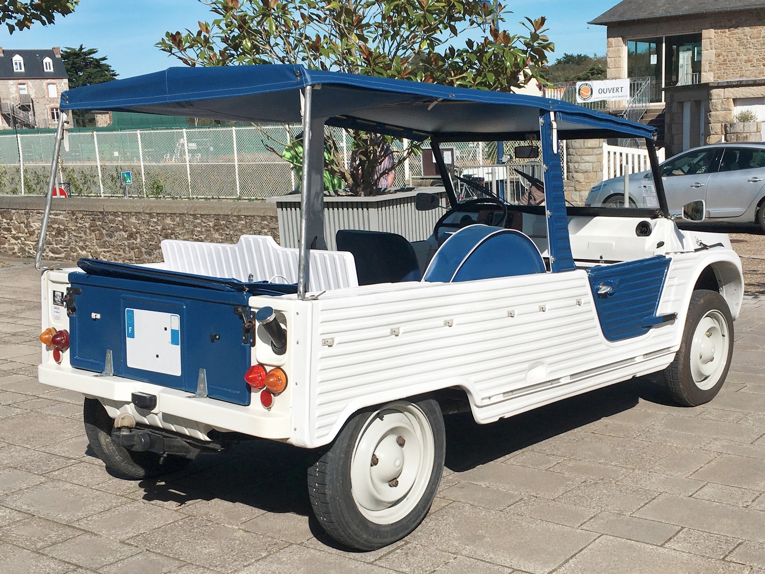 Citroën Méhari Blanc et bleu (Azur)