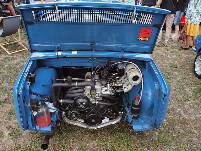 le moteur d'une Renault 8 Gordini