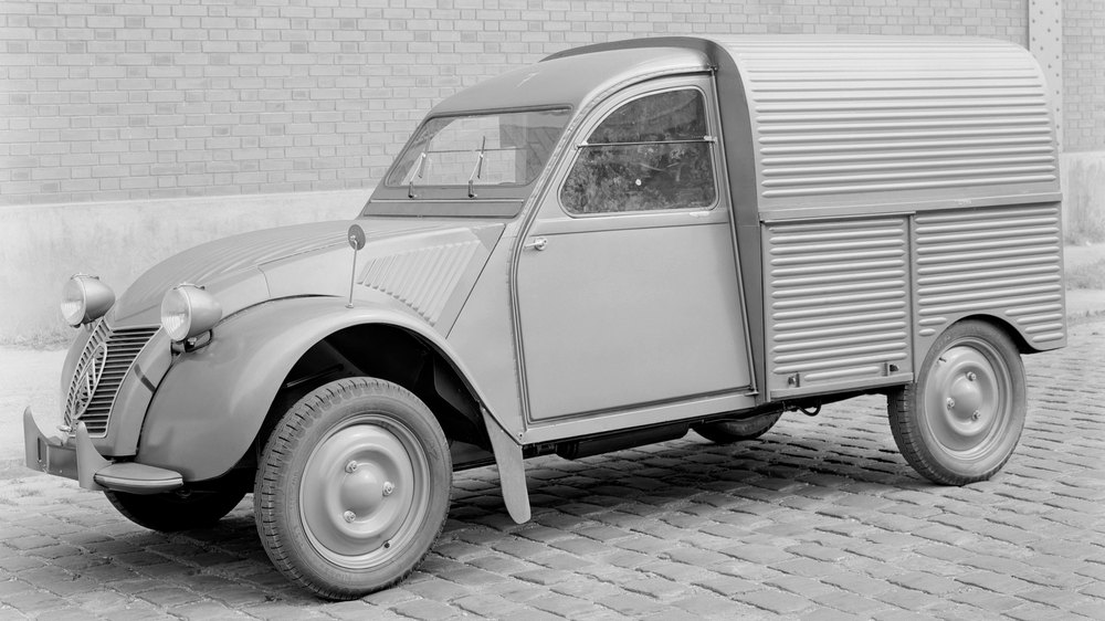 la Citroën 2CV Fourgonnette Type AU 1951–1954, vue de profil gauche